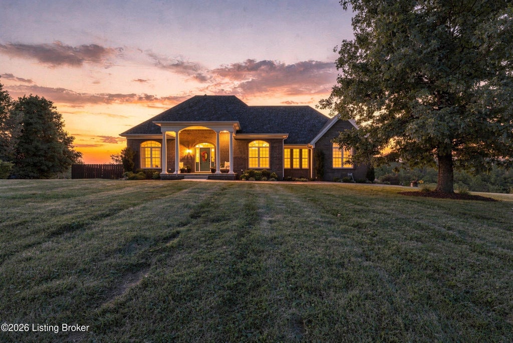 Photo of 307 Pine View Ct, Mt Washington, KY 40047 (MLS # 1729843)