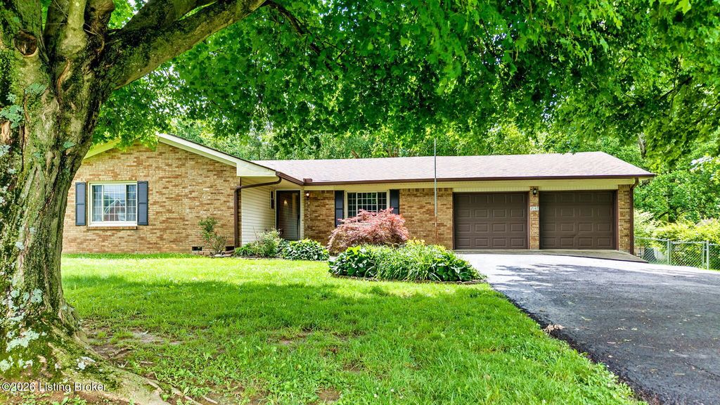 Photo of 2147 New Glendale Rd, Elizabethtown, KY 42701 (MLS # 1718814)