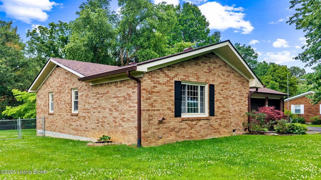 Photo of 2147 New Glendale Rd, Elizabethtown, KY 42701 (MLS # 1718814)