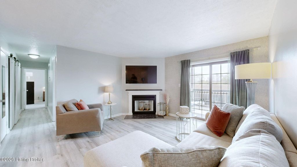 Photo of 9810 Whipps Mill Rd #UNIT 4, Louisville, KY 40223 (MLS # 1713955)