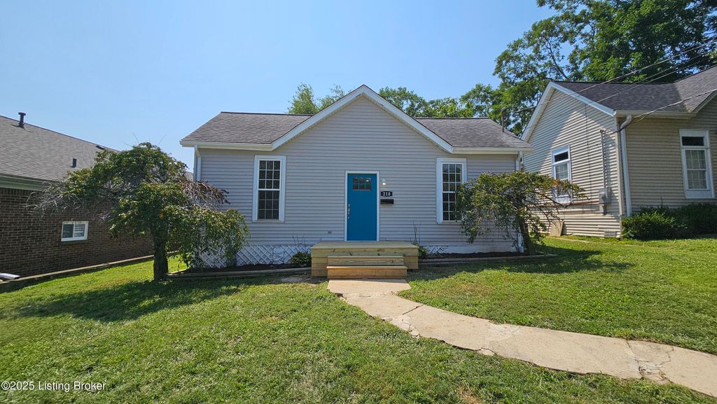 Photo of 210 S Cedar Ave, La Grange, KY 40031 (MLS # 1694323)