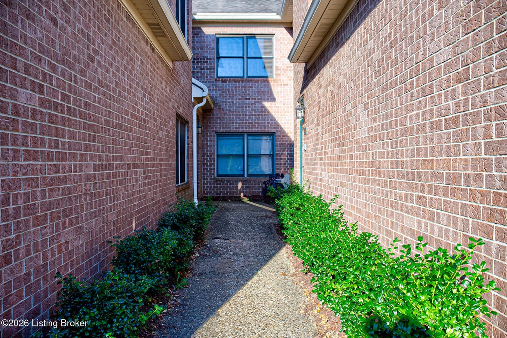 Photo of 3540 Hurstbourne Ridge Blvd, Louisville, KY 40299 (MLS # 1727994)