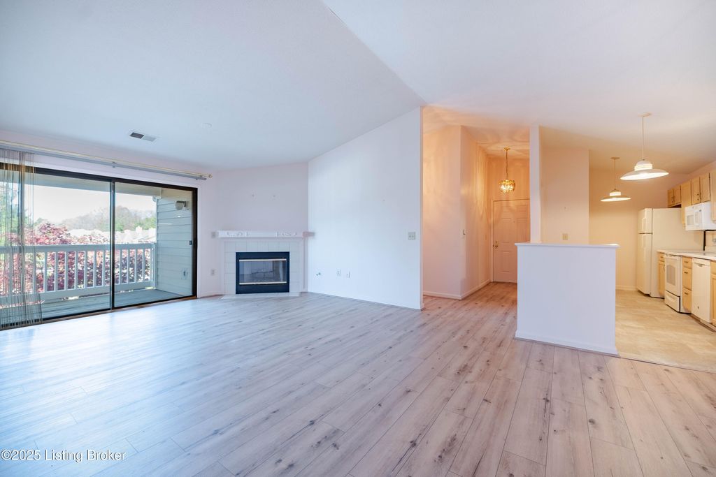 Photo of 310 Ethridge Ave #UNIT 207, Louisville, KY 40223 (MLS # 1706404)