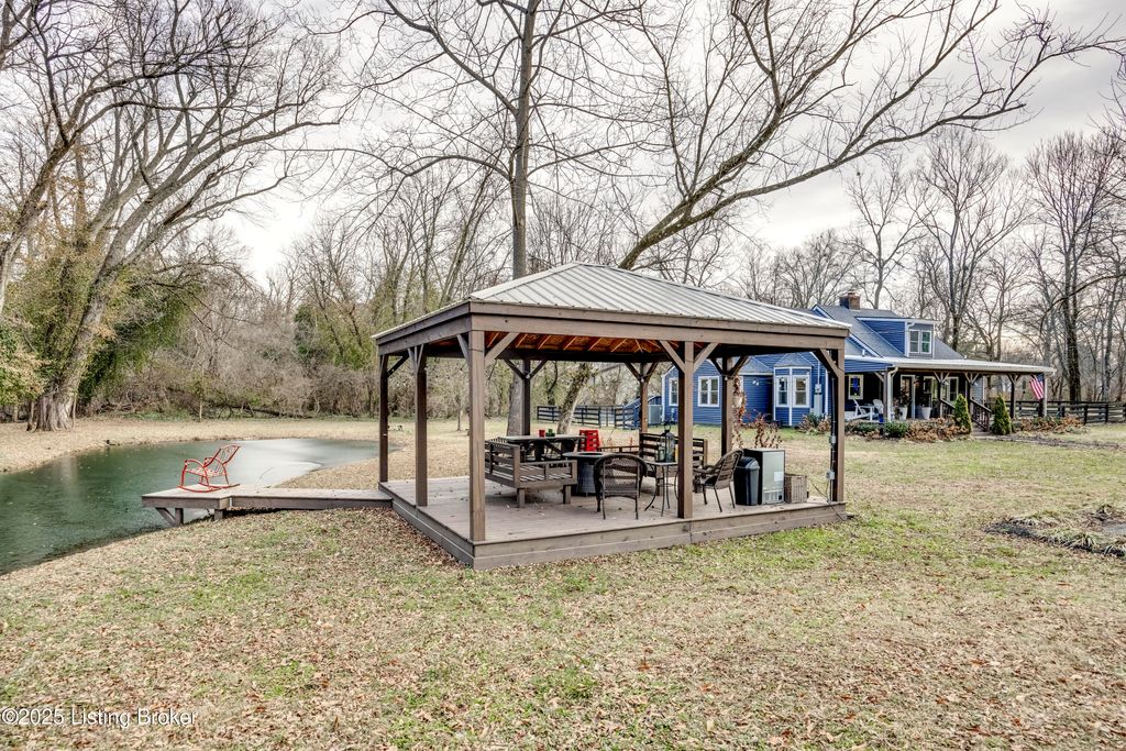Photo of 219 Wood Rd, Lyndon, KY 40222 (MLS # 1705530)