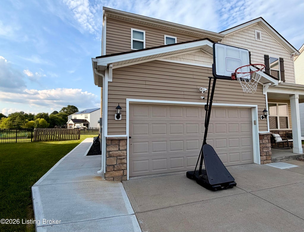 Photo of 11717 Trottingham Cir, Louisville, KY 40299 (MLS # 1722459)