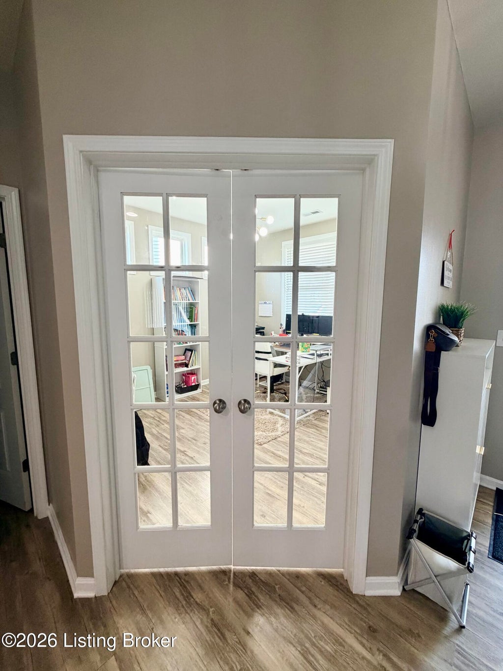 Photo of 11717 Trottingham Cir, Louisville, KY 40299 (MLS # 1722459)