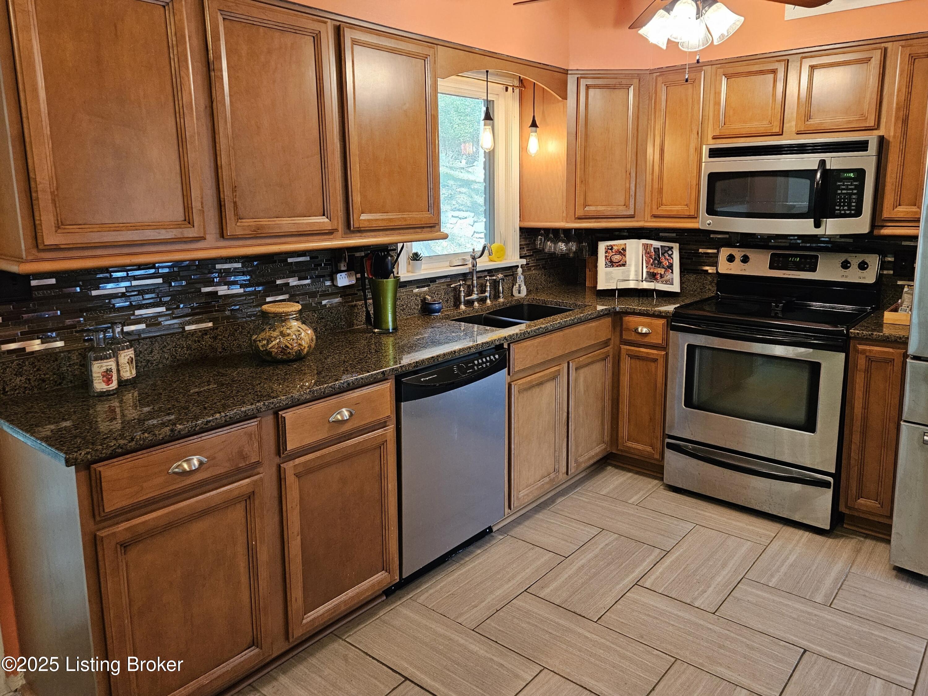 2619 Patio Ct, Louisville, Pennsylvania image 13