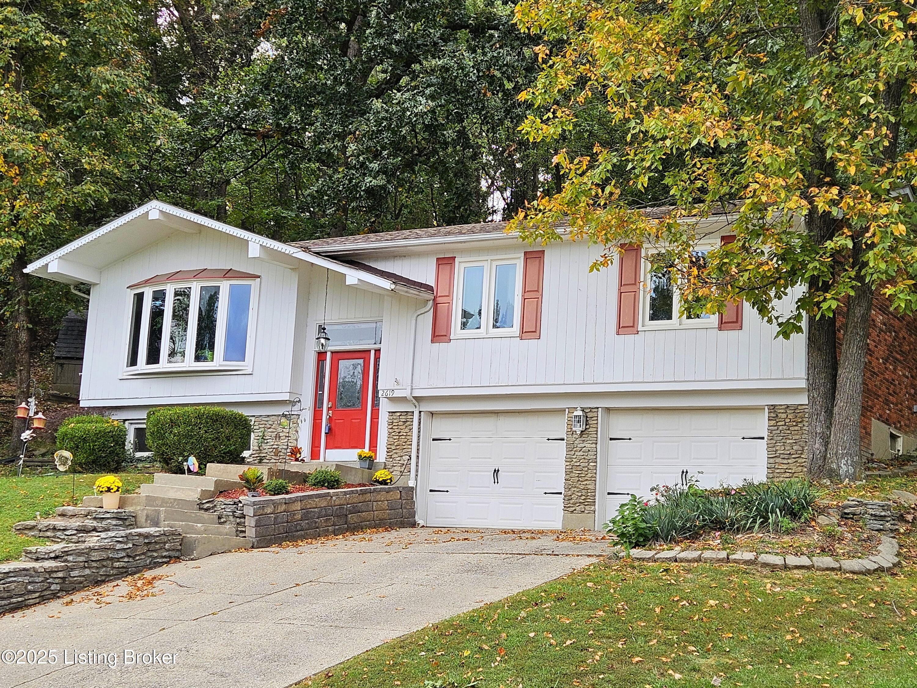2619 Patio Ct, Louisville, Pennsylvania image 2