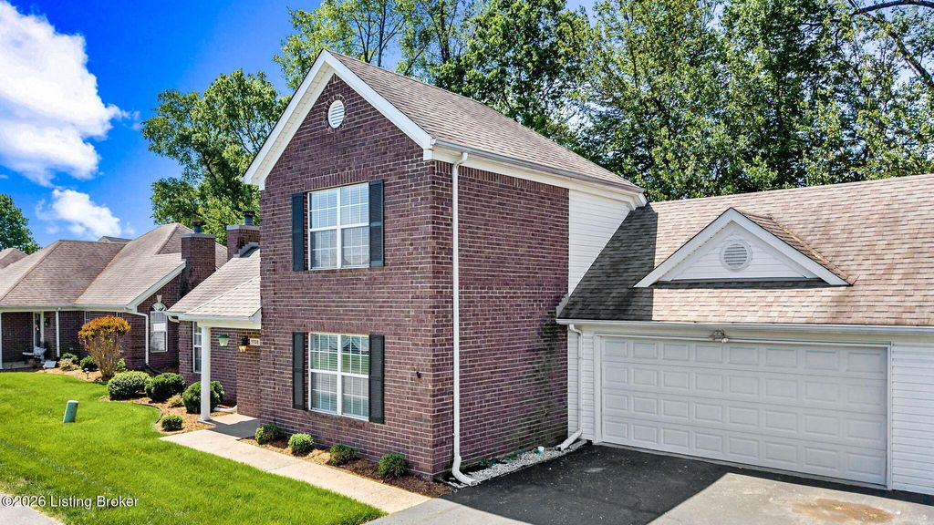 Photo of 1708 Eagle Nest Way, Lyndon, KY 40222 (MLS # 1715374)