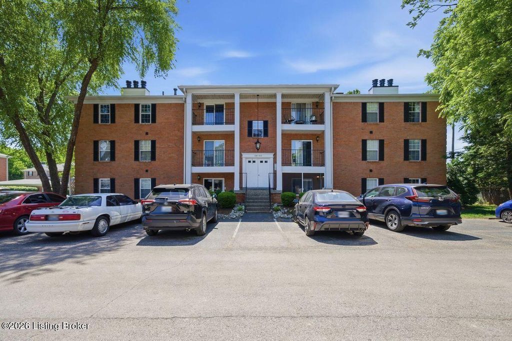 Photo of 1011 Donard Park Ave, Louisville, KY 40218 (MLS # 1710470)