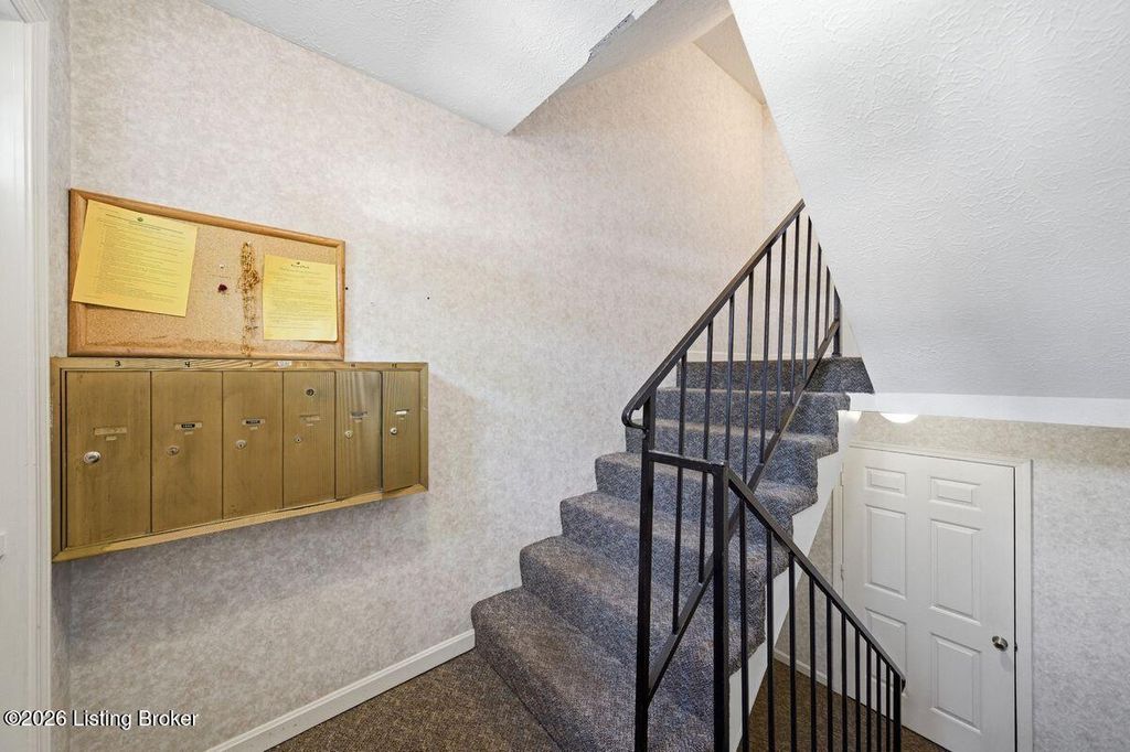 Photo of 1011 Donard Park Ave, Louisville, KY 40218 (MLS # 1710470)