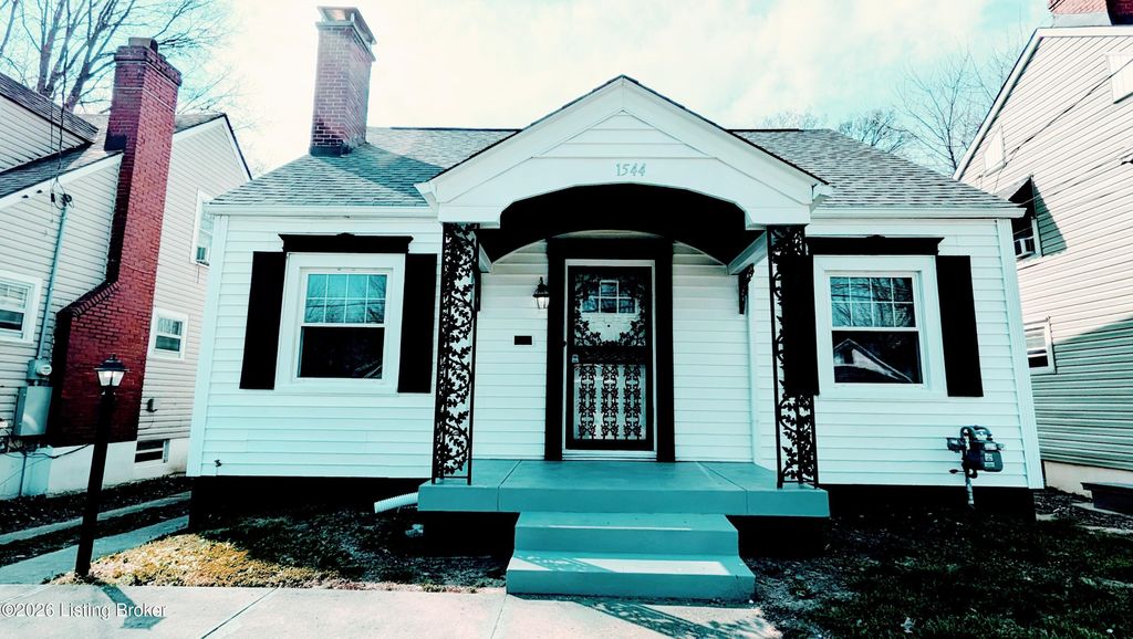 Photo of 1544 Catalpa St, Louisville, KY 40211 (MLS # 1712242)