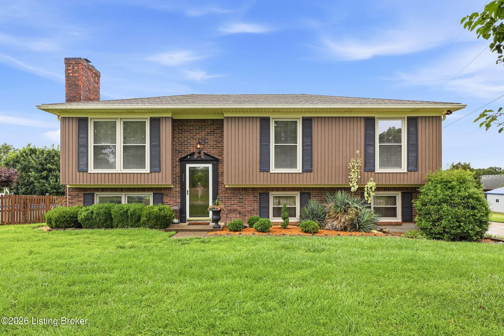 Photo of 304 Sycamore Dr, Shepherdsville, KY 40165 (MLS # 1718551)
