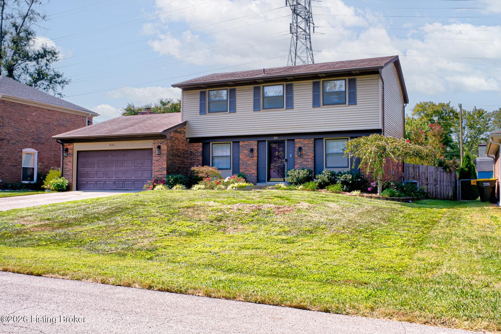 Photo of 816 Foxwood Ave, Louisville, KY 40223 (MLS # 1727943)