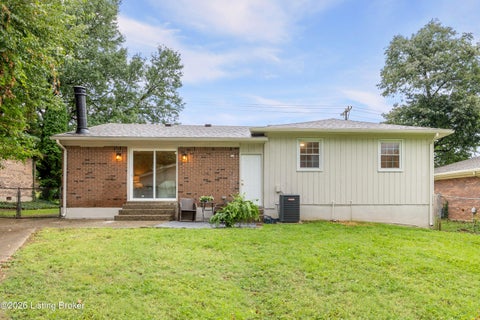 Tiny photo for 9209 Willowwood Way, Louisville, KY 40299 (MLS # 1730237)