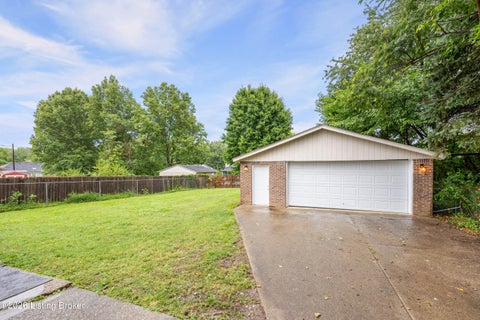 Tiny photo for 9209 Willowwood Way, Louisville, KY 40299 (MLS # 1730237)