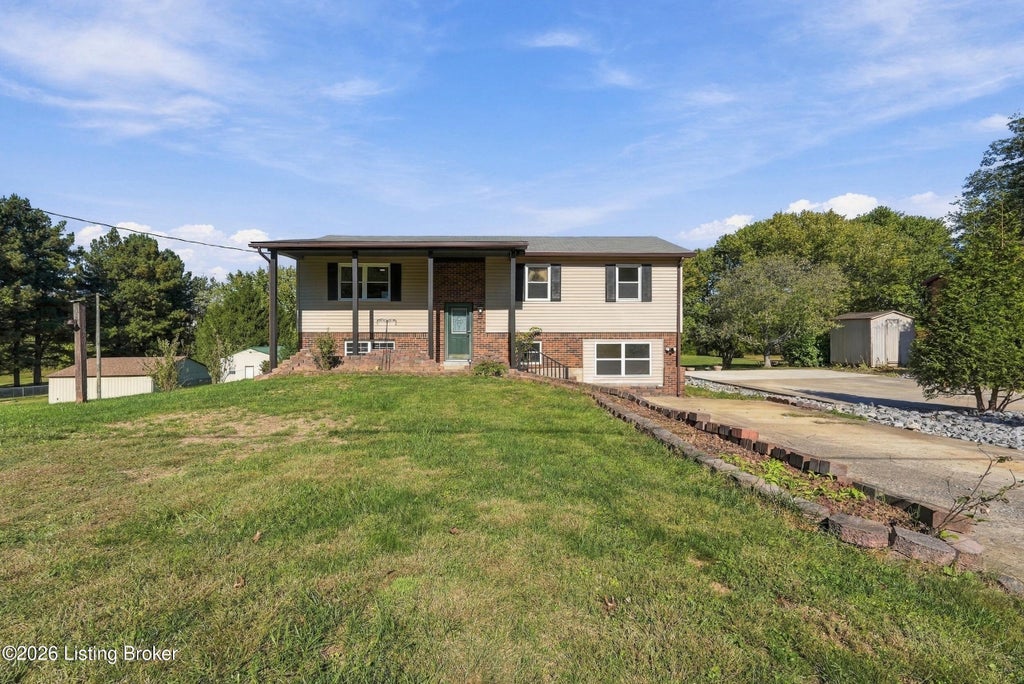 Photo of 346 Valley View Dr, Radcliff, KY 40160 (MLS # 1732523)