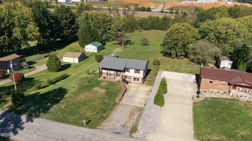 Photo of 346 Valley View Dr, Radcliff, KY 40160 (MLS # 1732523)