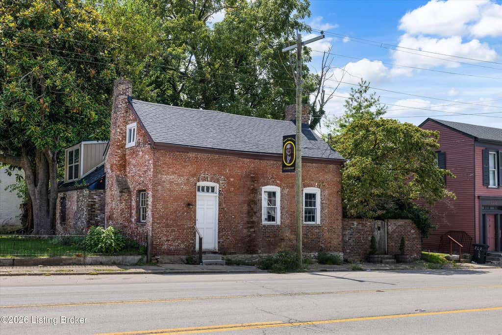 Photo of 236 Lexington St, Versailles, KY 40383 (MLS # 1727383)