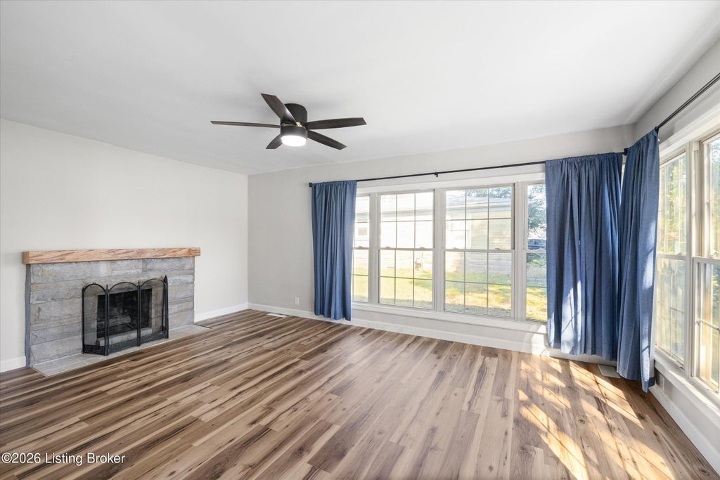 Photo of 159 Harris Dr, Mt Washington, KY 40047 (MLS # 1731948)