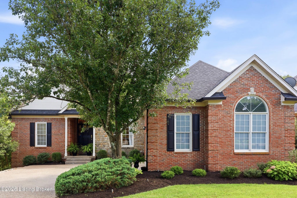 Photo of 17120 Mallet Hill Dr, Louisville, KY 40245 (MLS # 1723617)