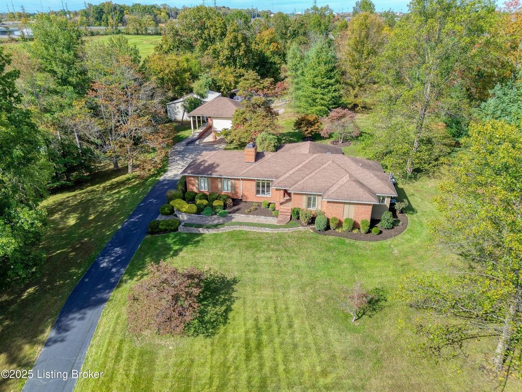 Photo of 13991 Poplar Ln, Louisville, KY 40299 (MLS # 1714190)