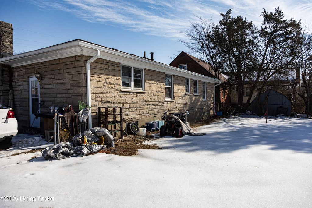 Photo of 206 Harpers Ferry Rd, Louisville, KY 40214 (MLS # 1709055)