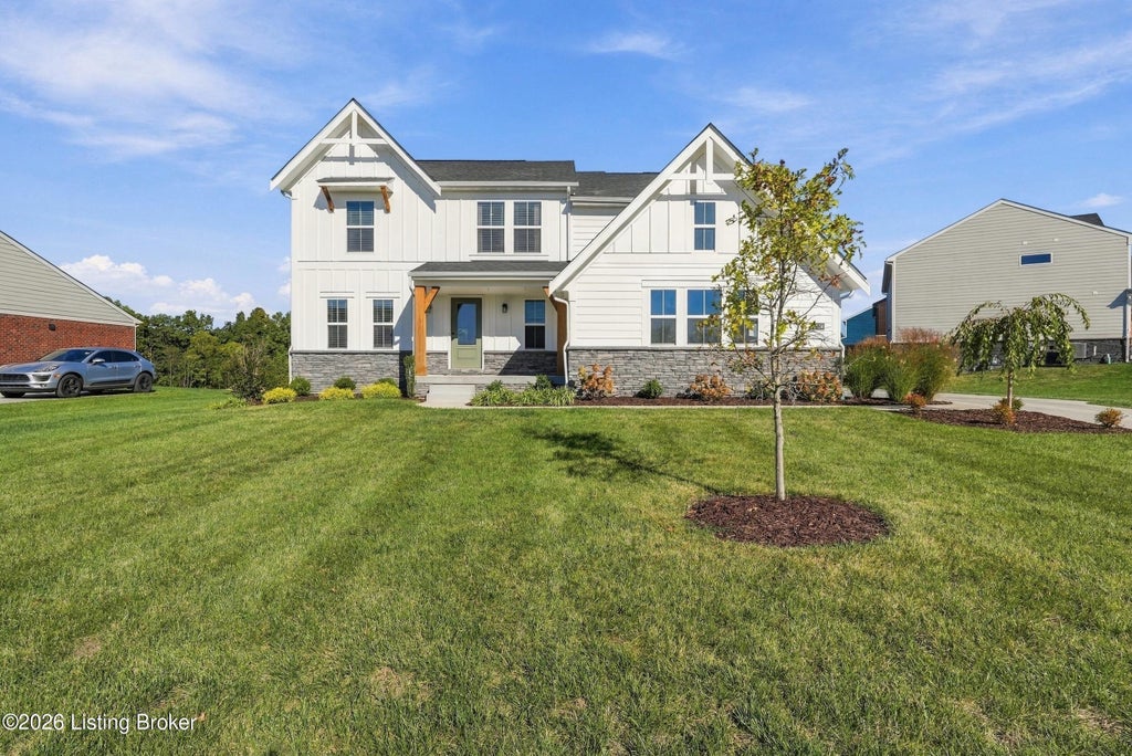 Photo of 2224 Summit View Ct, La Grange, KY 40031 (MLS # 1731022)