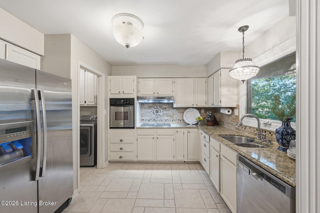 Photo of 7501 Jennifer Pl, Louisville, KY 40220 (MLS # 1732549)