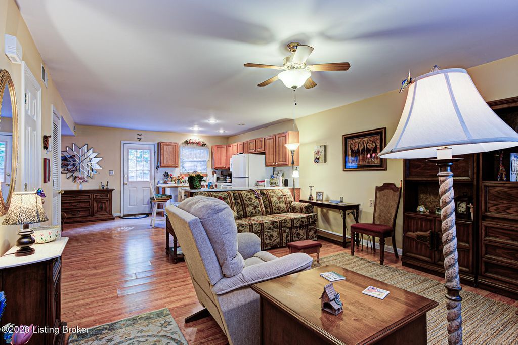 Photo of 4532 Meadowlark Manor Ln #3, Louisville, KY 40245 (MLS # 1717511)
