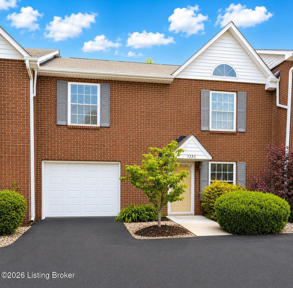 Photo of 4532 Meadowlark Manor Ln #3, Louisville, KY 40245 (MLS # 1717511)