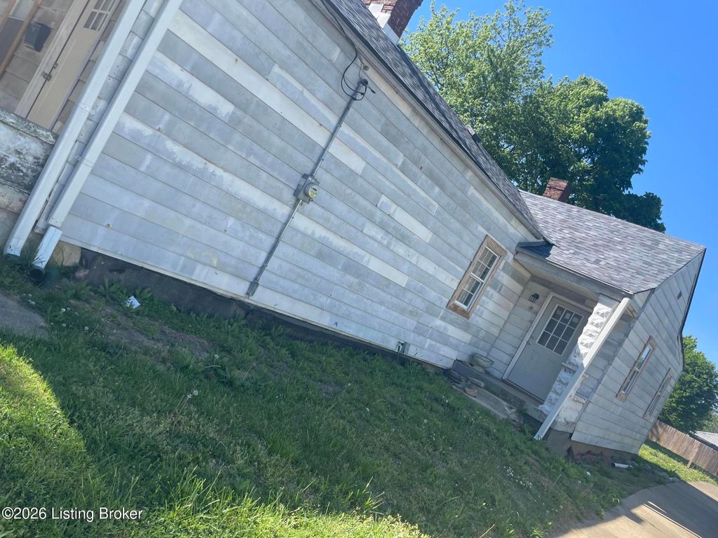 Photo of 1725 Wilson Ave, Louisville, KY 40210 (MLS # 1720043)
