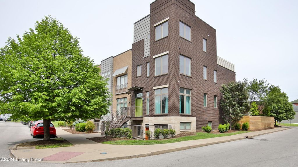Photo of 415 Hancock Green Pl #101-201, Louisville, KY 40202 (MLS # 1718203)
