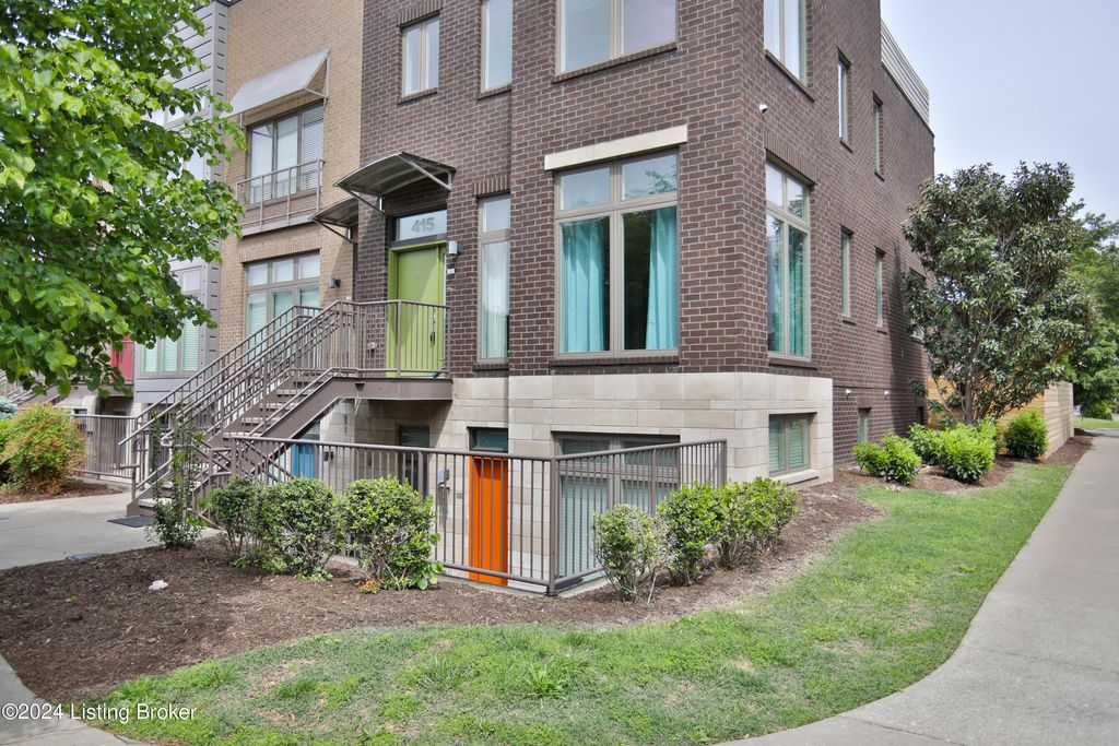 Photo of 415 Hancock Green Pl #101-201, Louisville, KY 40202 (MLS # 1718203)