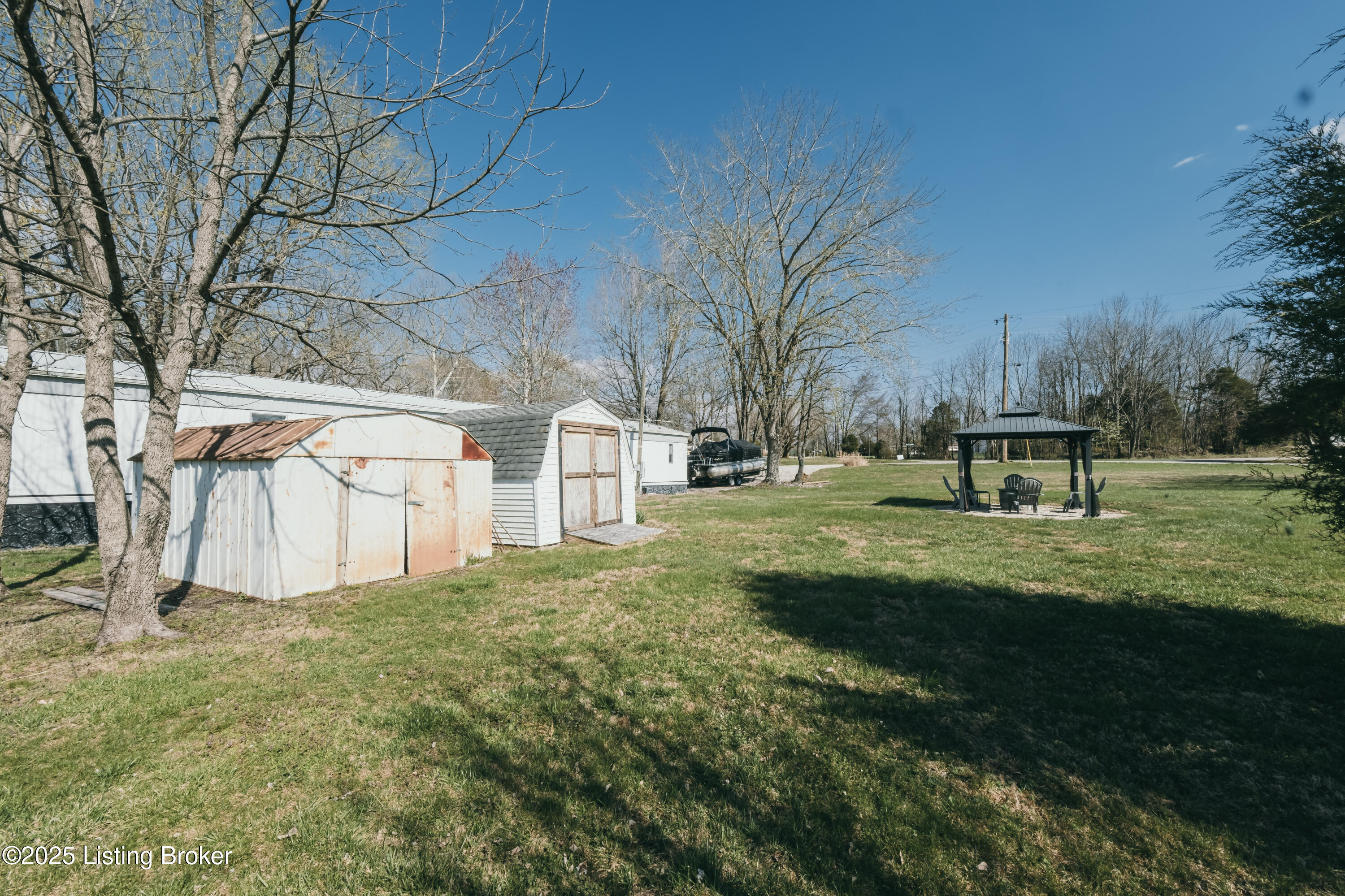 242 E E. Holiday Beach Loop, McDaniels, Kentucky image 42