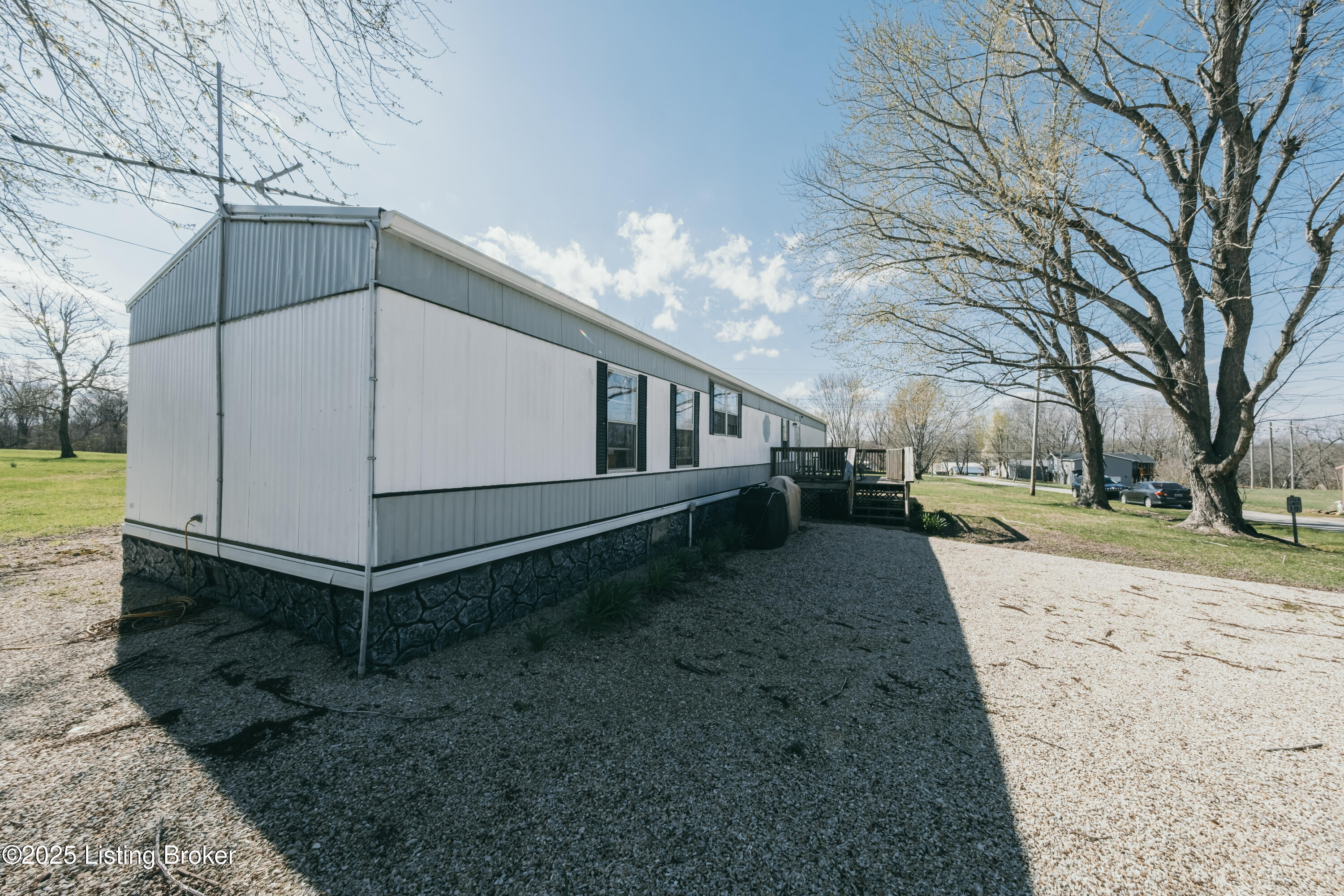 242 E E. Holiday Beach Loop, McDaniels, Kentucky image 47