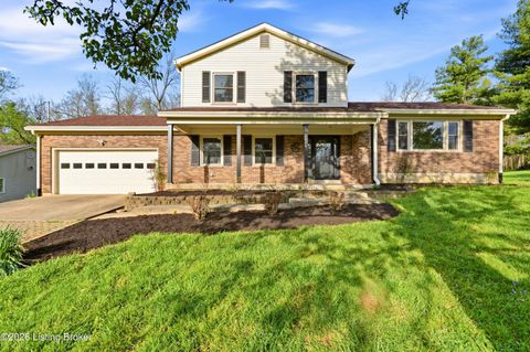 Photo of 2004 Fox Trail Dr, La Grange, KY 40031 (MLS # 1714623)