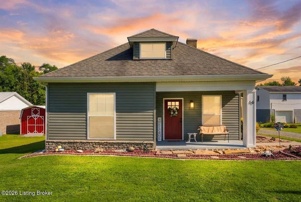Photo of 66 Vernon St, Eminence, KY 40019 (MLS # 1727496)
