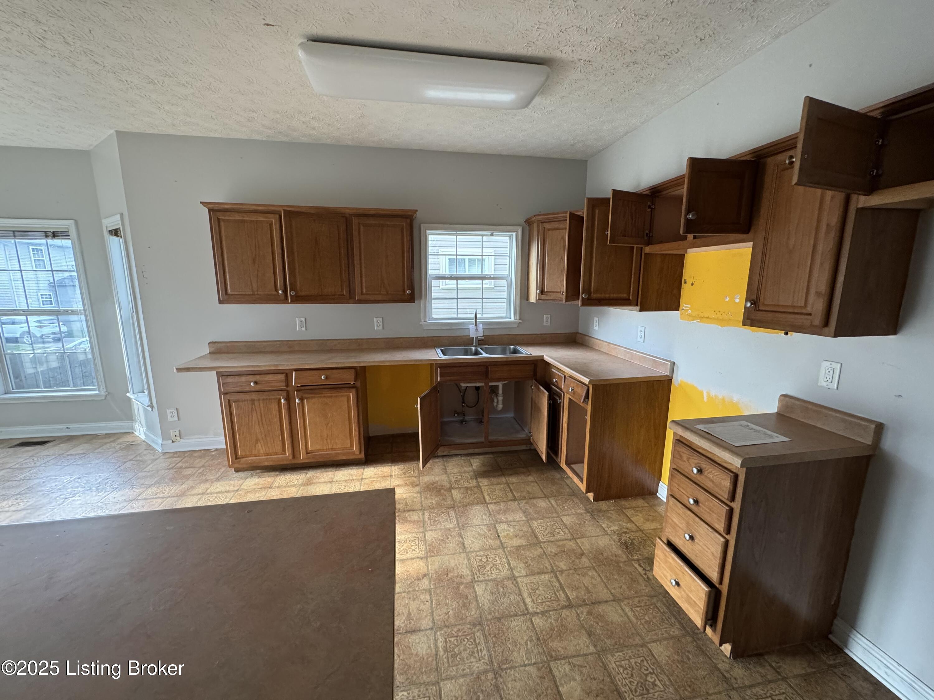 1601 Russell Lee Dr, Louisville, Pennsylvania image 12