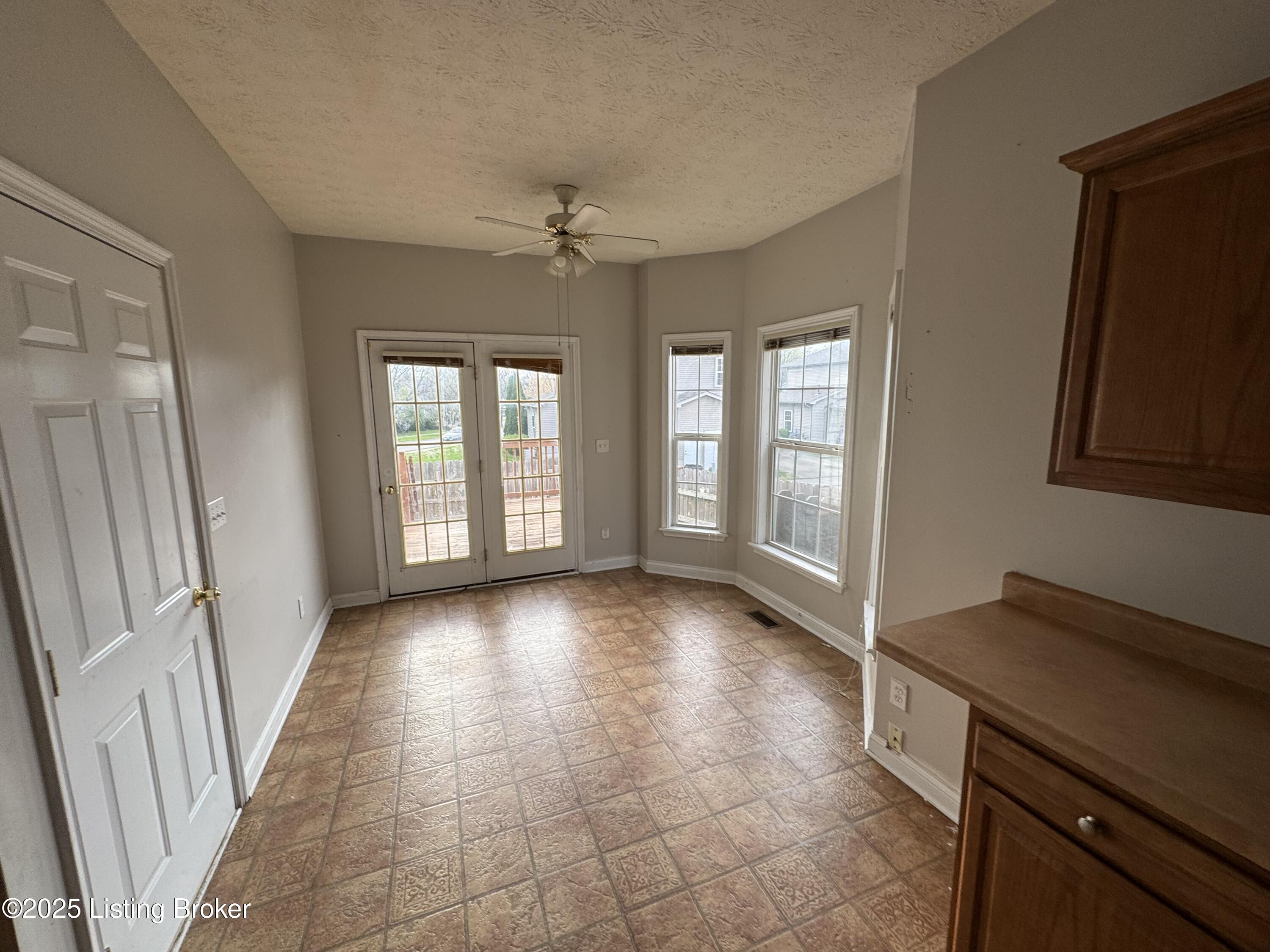 1601 Russell Lee Dr, Louisville, Pennsylvania image 11
