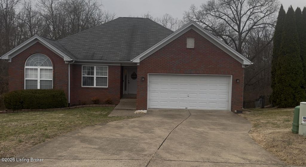 Photo of 7004 Top Walnut Ct, Louisville, KY 40229 (MLS # 1709963)