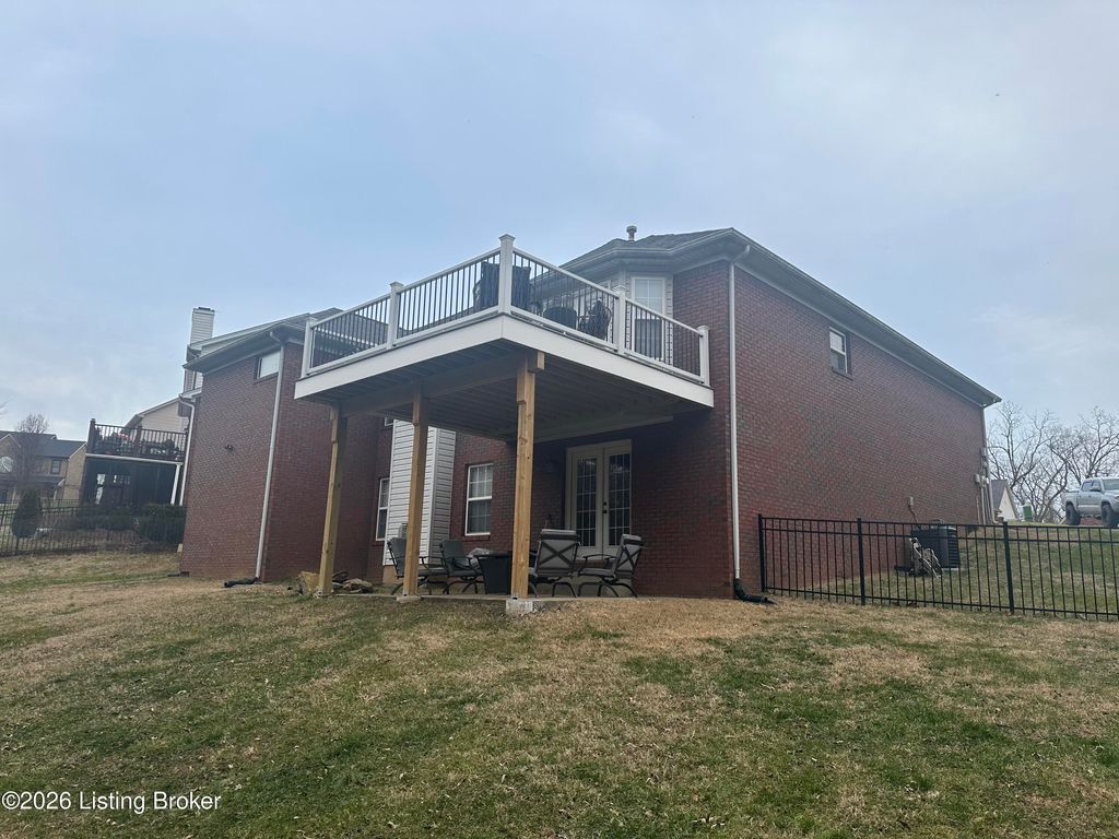 Photo of 7004 Top Walnut Ct, Louisville, KY 40229 (MLS # 1709963)