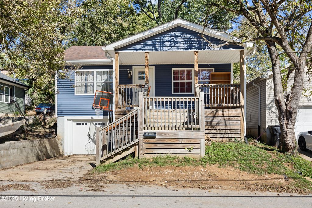 Photo of 117 Langford Ave, Frankfort, KY 40601 (MLS # 1701608)