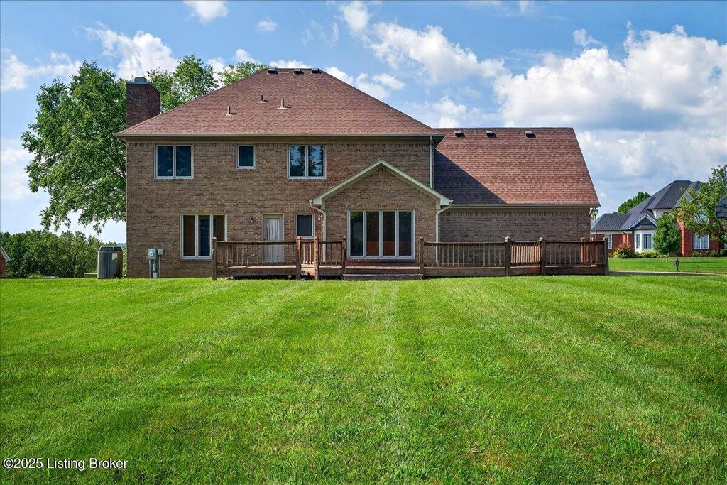 Photo of 1716 Mahogany Run Dr, La Grange, KY 40031 (MLS # 1694247)