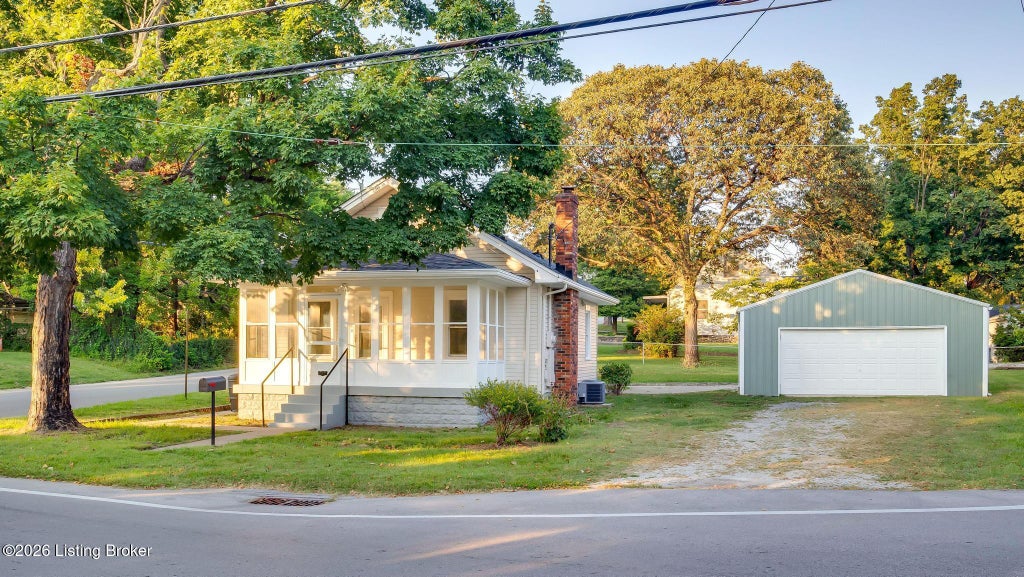 Photo of 1616 Belmar Dr, Louisville, KY 40213 (MLS # 1727935)