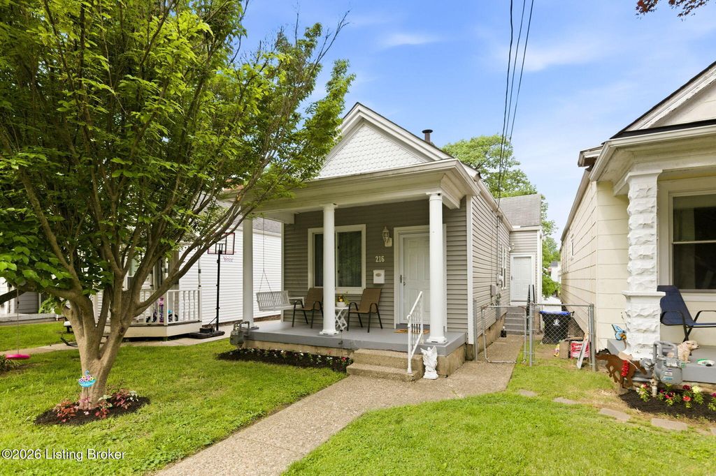 Photo of 216 Saunders Ave, Louisville, KY 40206 (MLS # 1715766)