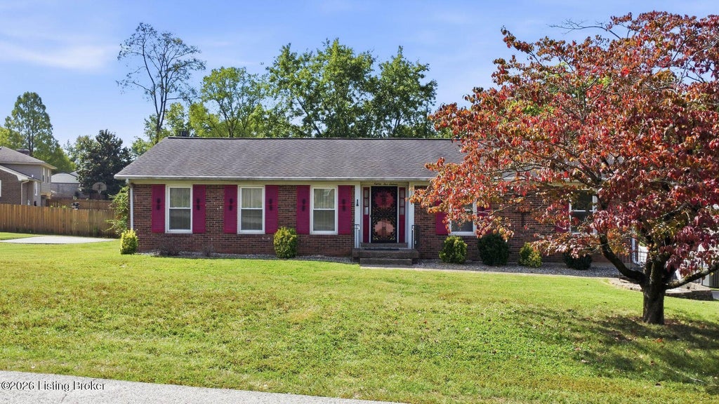 Photo of 8516 Bronzewing Ct, Jeffersontown, KY 40299 (MLS # 1730836)