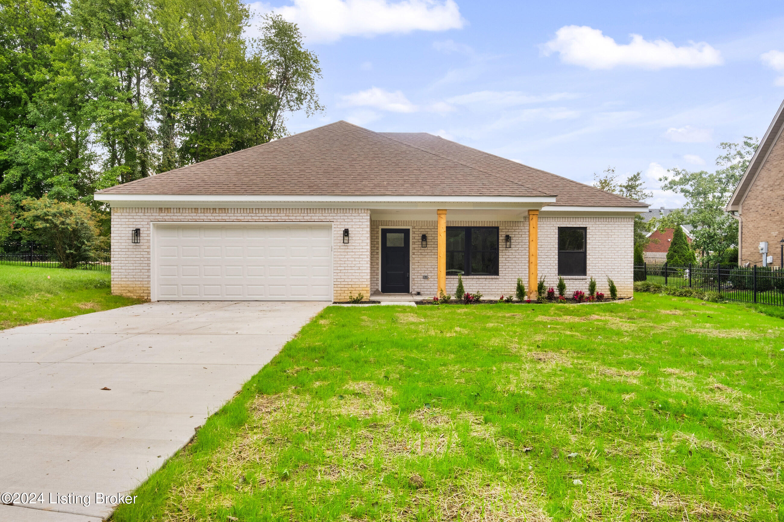 6303 Utica Rd, Louisville, Kentucky image 1