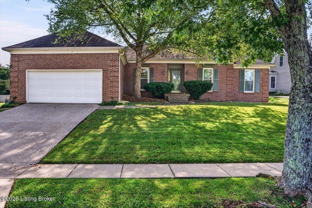 Photo of 105 Beckley Woods Dr, Louisville, KY 40245 (MLS # 1729344)
