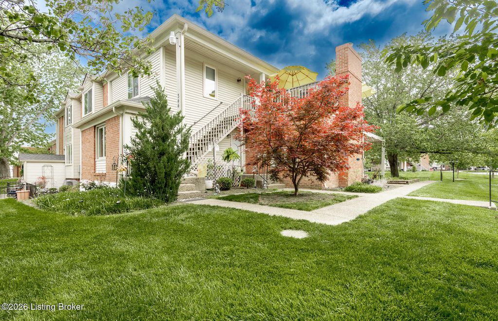 Photo of 344 Rosewood Dr, Louisville, KY 40223 (MLS # 1714527)